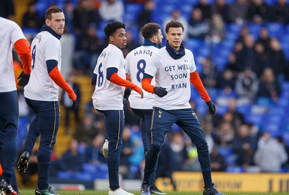 接球队友脚 接球队友脚